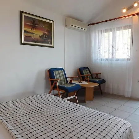 Dom wakacyjny House Rivi *